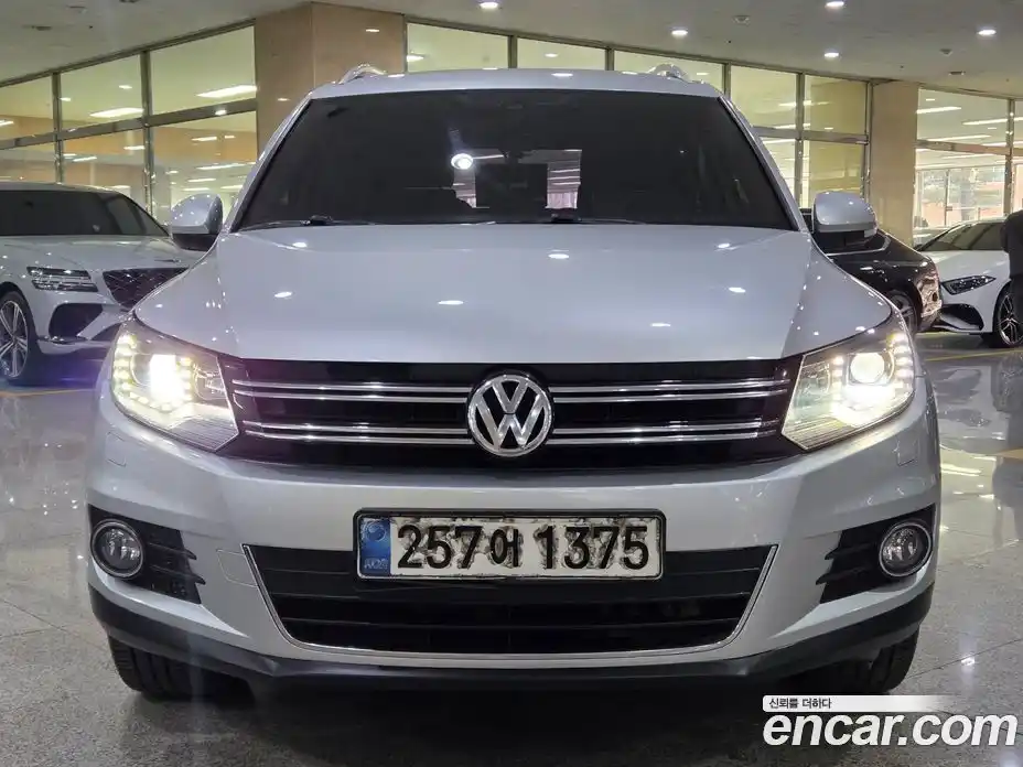 Volkswagen Tiguan 2016 2.0 Автомат в Москве № 169227, фото 2