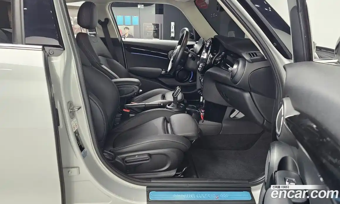 Mini Cooper 2022 2.0 Автомат в Москве № 177363, фото 11