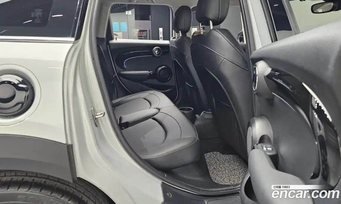 Mini Cooper 2022 2.0 Автомат в Москве № 177363, фото 12