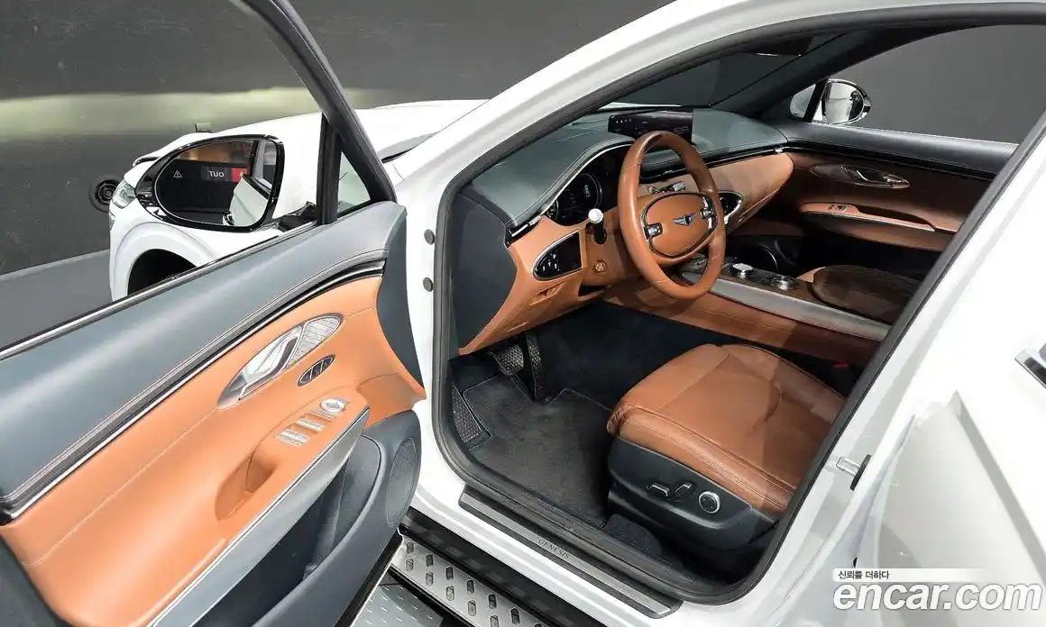 Genesis GV70 2021 2.5 Автомат в Москве № 179649, фото 2