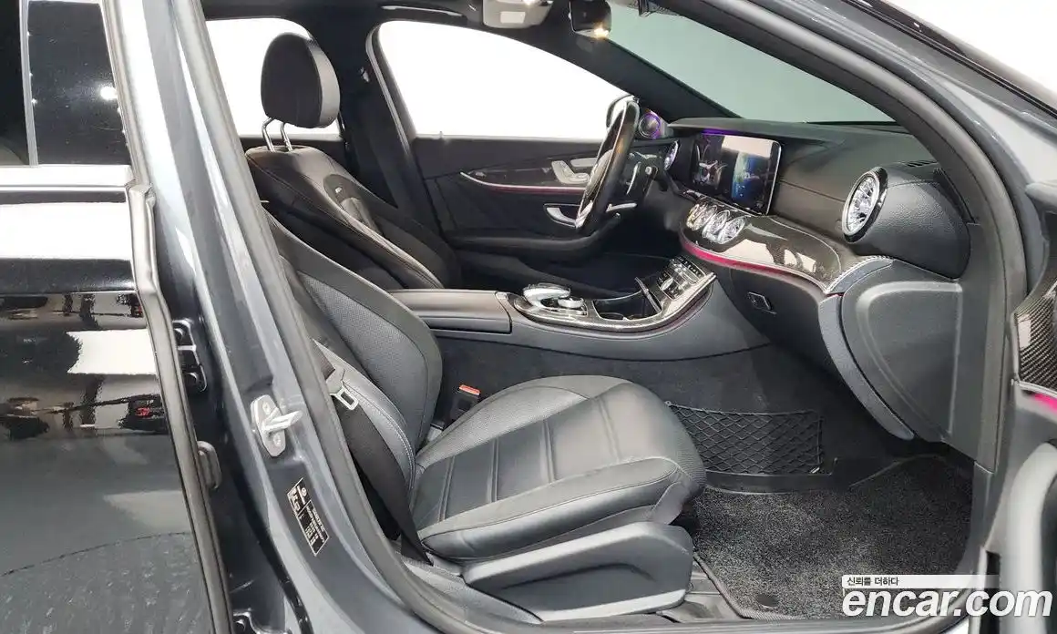 Mercedes-Benz E-Class 2018 4.0 Автомат в Москве № 180266, фото 11