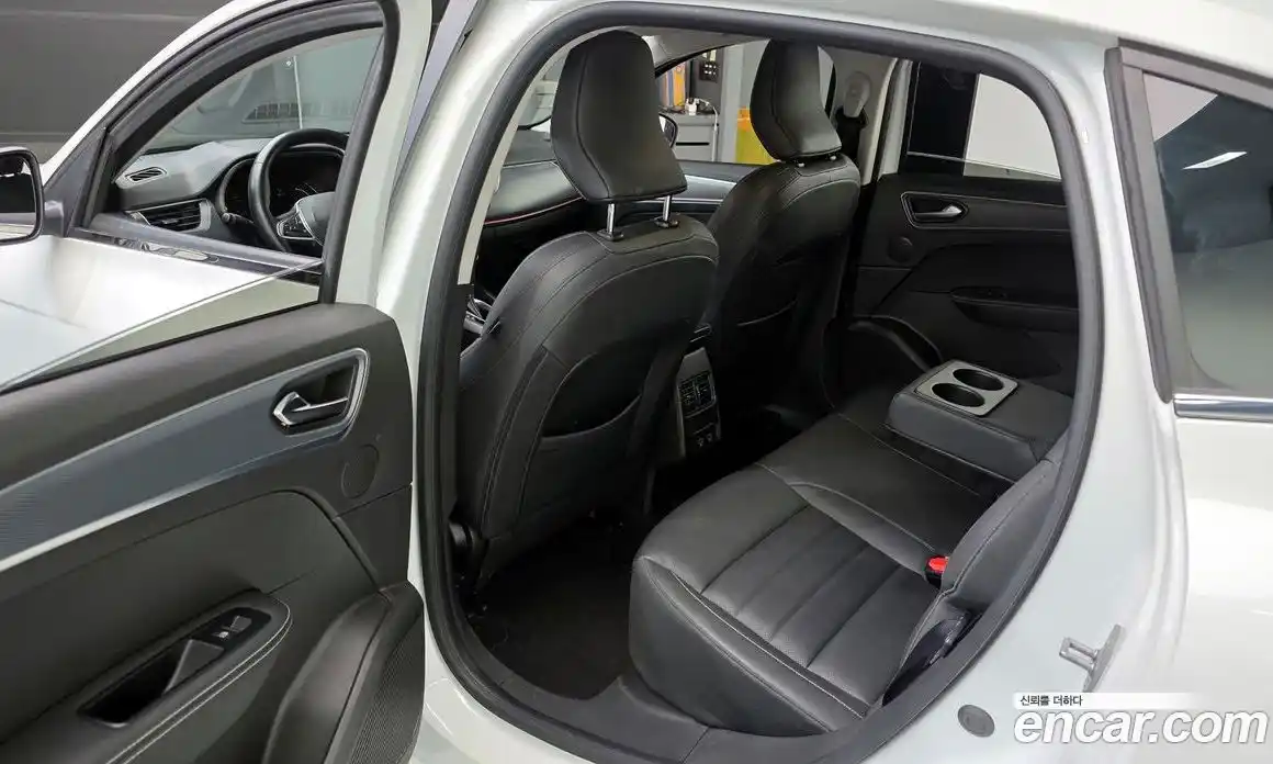 Renault XM3 2023 1.6 Автомат в Москве № 182717, фото 8