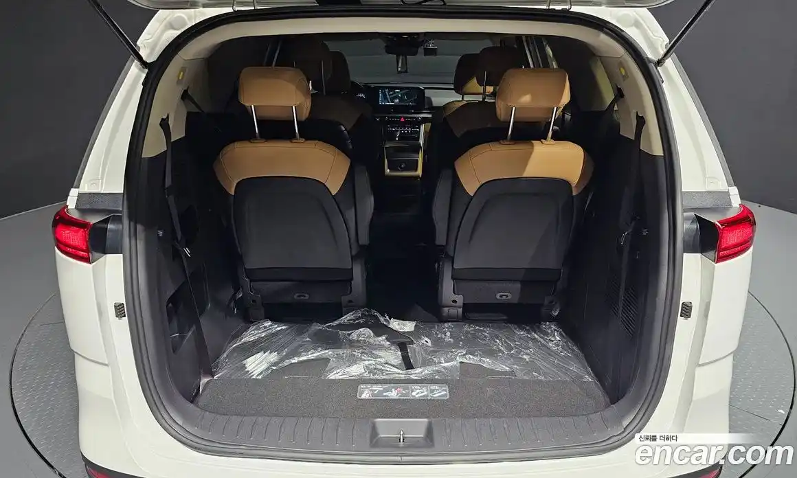 Kia Canival 2023 3.5 Автомат в Москве № 186757, фото 20