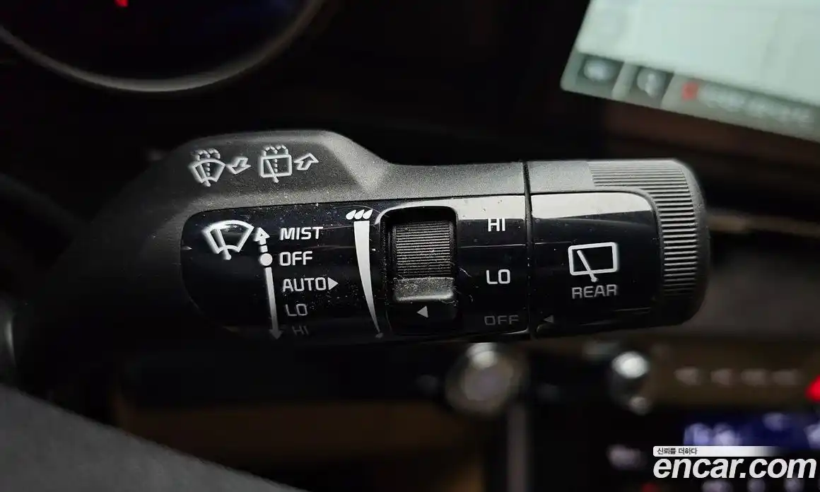 Kia Canival 2023 3.5 Автомат в Москве № 186757, фото 6