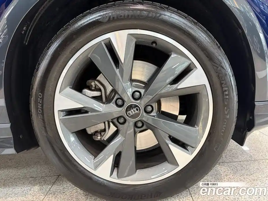 Audi Q4 e-tron 2023 1.0 Автомат в Москве № 195574, фото 5