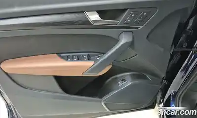 Audi Q5 2023 2.0 Автомат в Москве № 196023, миниатюра 10