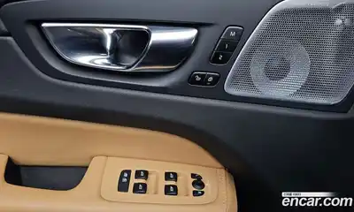 Volvo XC60 2021 2.0 Автомат в Москве № 196989, миниатюра 12