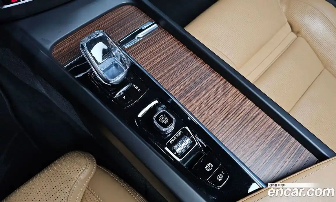 Volvo XC60 2021 2.0 Автомат в Москве № 196989, фото 16