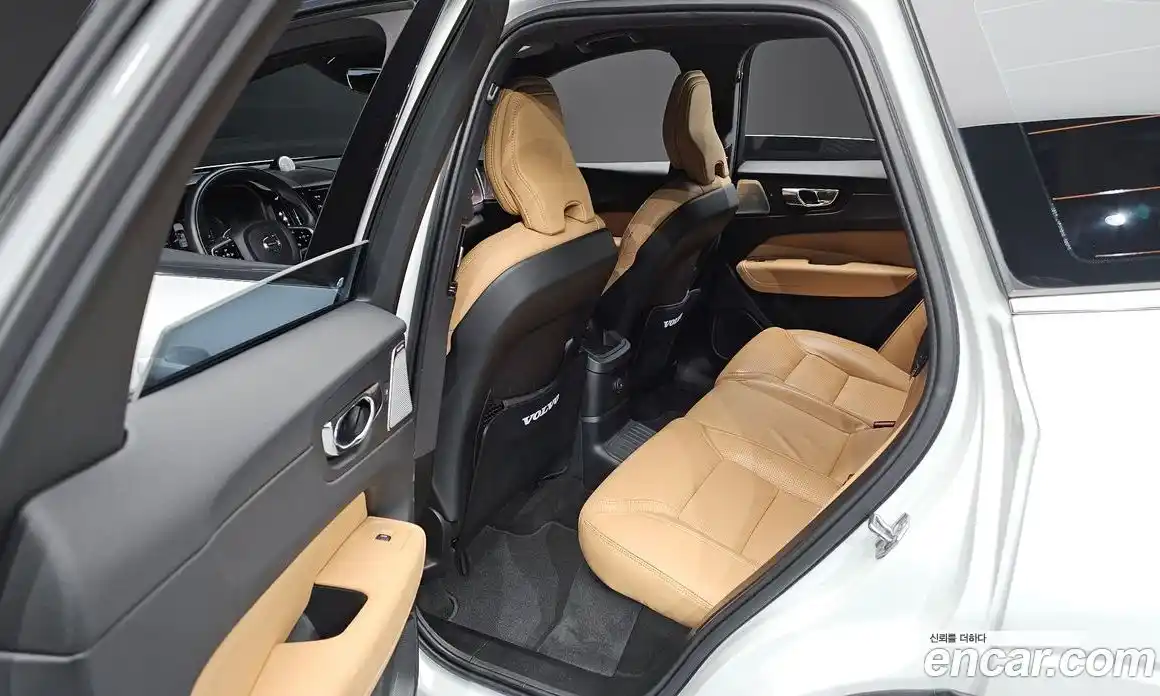 Volvo XC60 2021 2.0 Автомат в Москве № 196989, фото 19