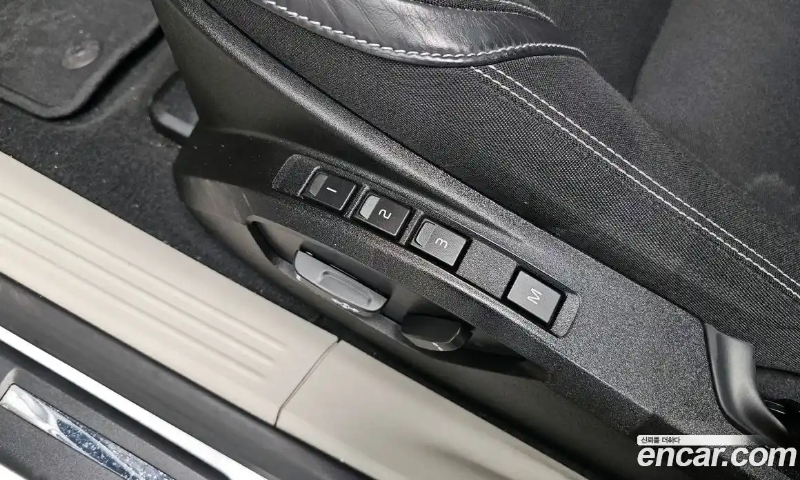 Volvo V40 2015 1.6 Автомат в Москве № 197072, фото 3