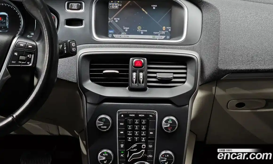 Volvo V40 2015 1.6 Автомат в Москве № 197072, фото 4