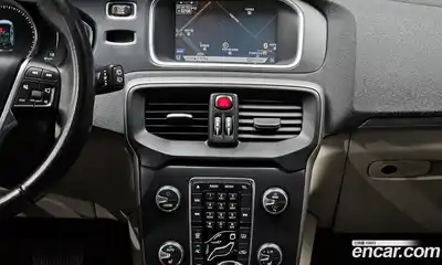 Volvo V40 2015 1.6 Автомат в Москве № 197072, миниатюра 4