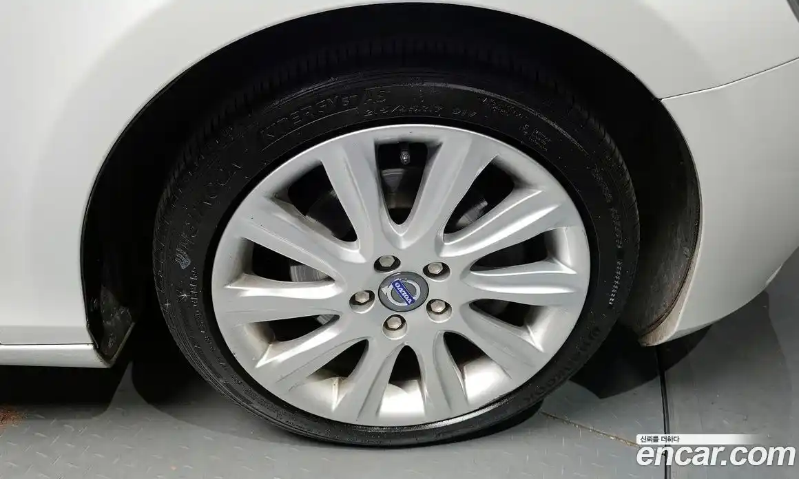 Volvo V40 2015 1.6 Автомат в Москве № 197072, фото 9