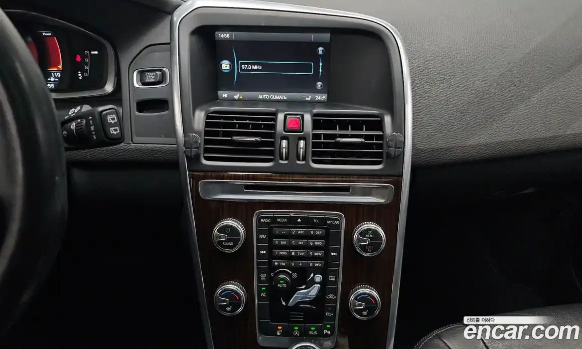 Volvo XC60 2015 2.0 Автомат в Москве № 197090, фото 13