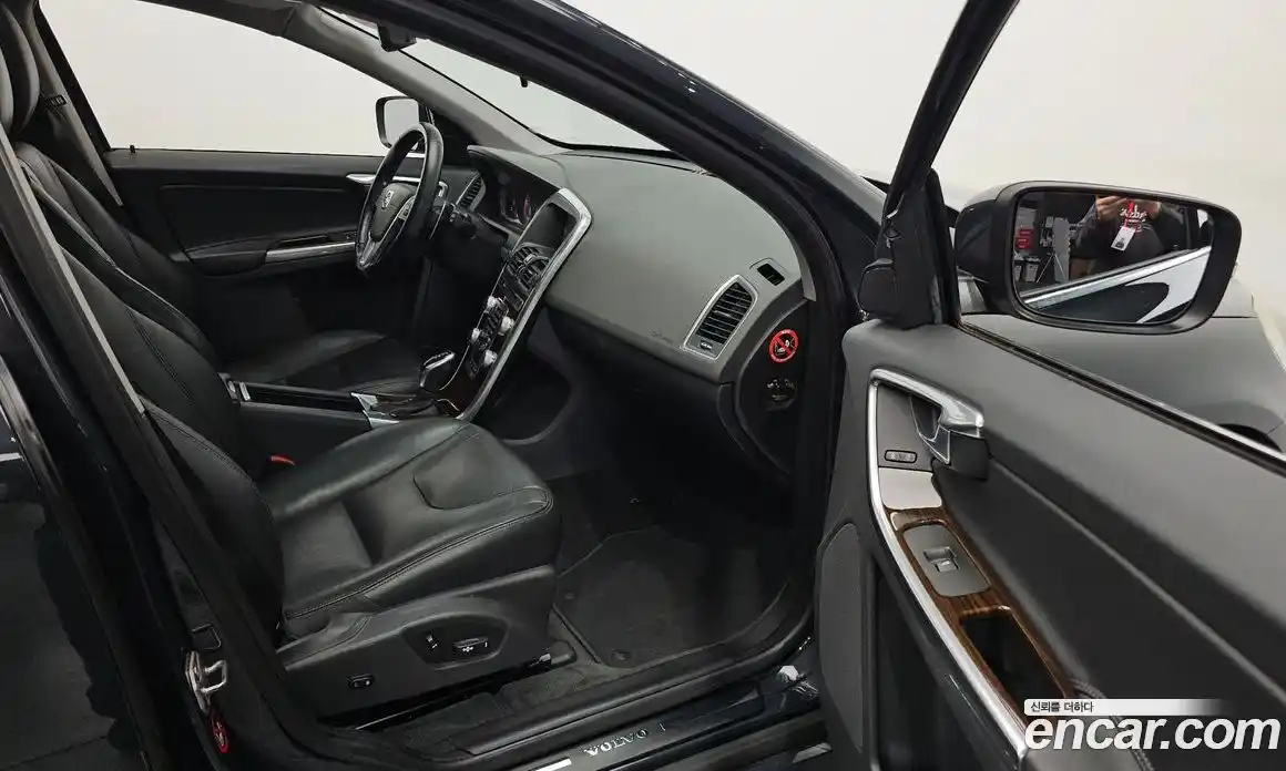 Volvo XC60 2015 2.0 Автомат в Москве № 197090, фото 16