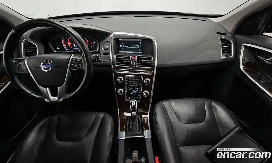 Volvo XC60 2015 2.0 Автомат в Москве № 197090, фото 5