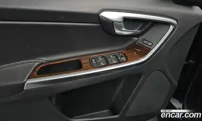 Volvo XC60 2015 2.0 Автомат в Москве № 197090, миниатюра 8