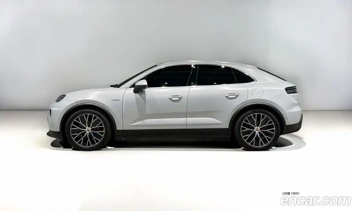 Porsche Macan 2025 0.2 Автомат в Москве № 197810, фото 1
