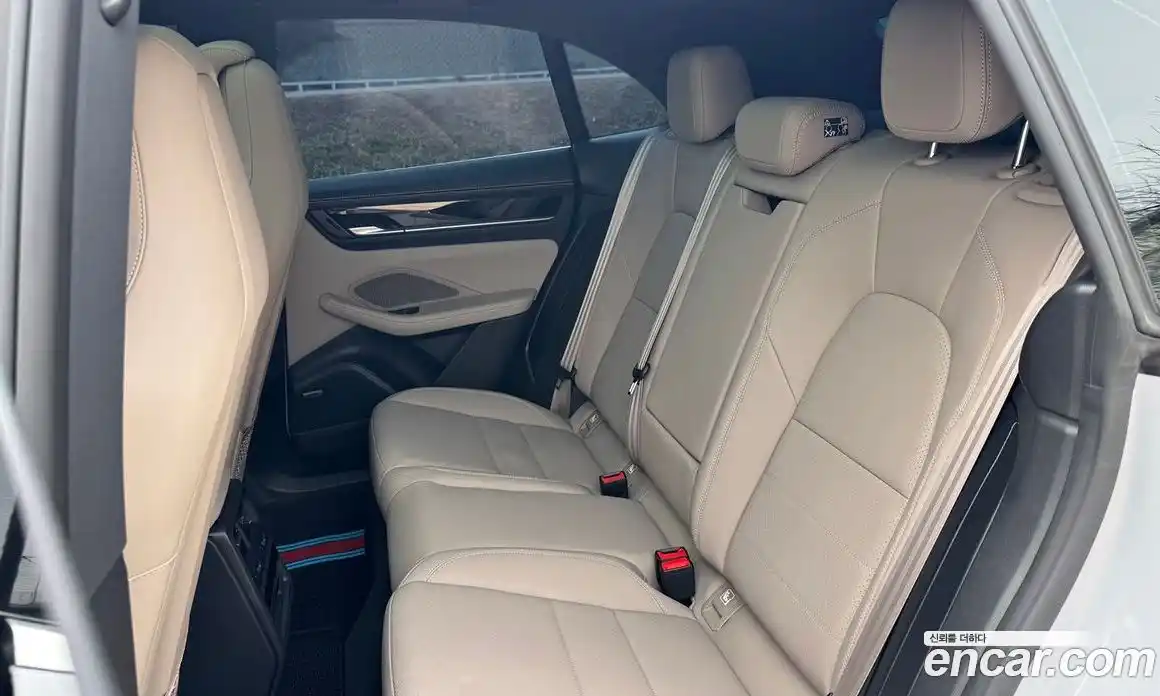 Porsche Macan 2025 0.2 Автомат в Москве № 197810, фото 13