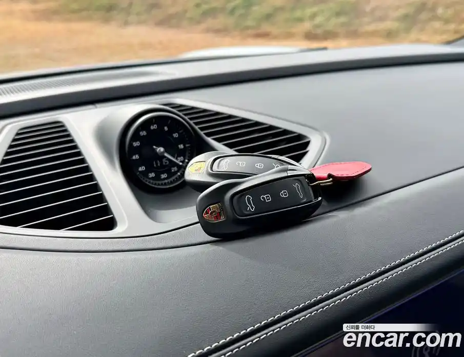 Porsche Macan 2025 0.2 Автомат в Москве № 197810, фото 16