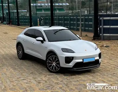 Porsche Macan 2025 0.2 Автомат в Москве № 197810, миниатюра 2