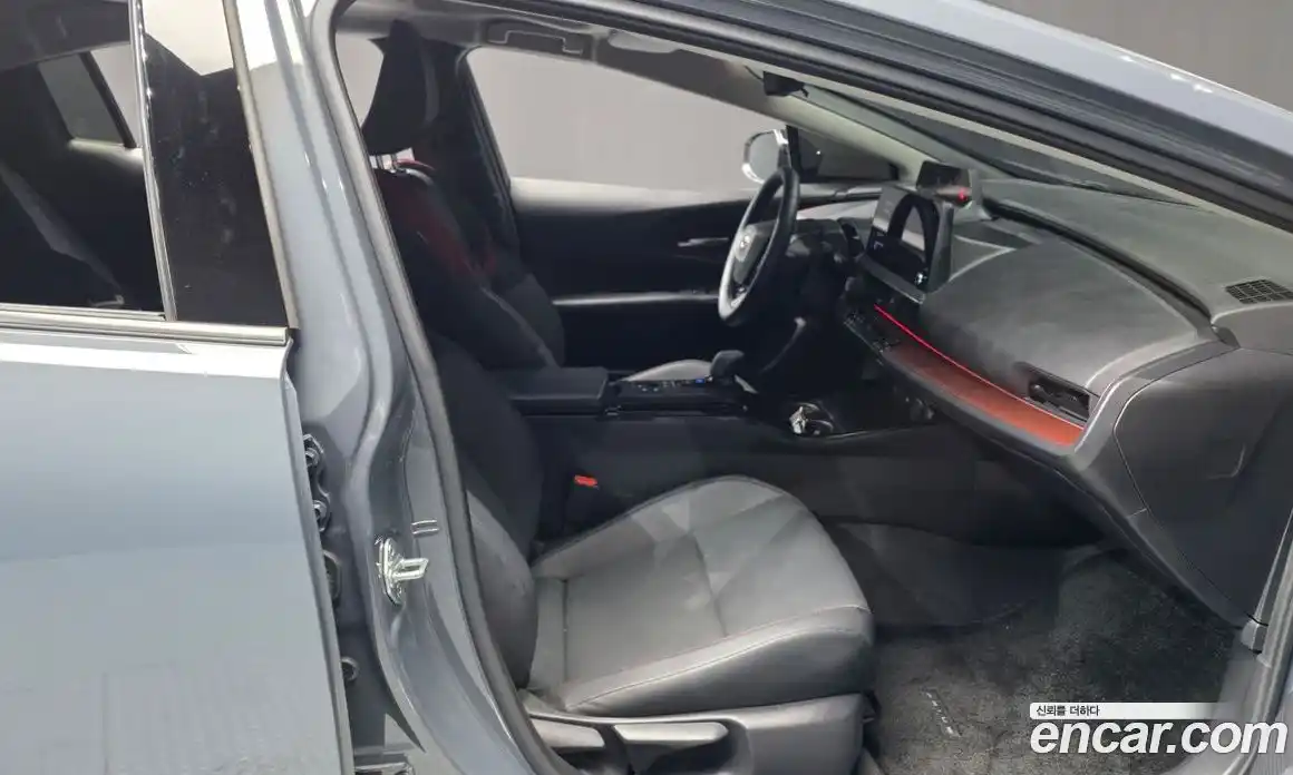 Toyota Prius 2024 2.0 Автомат в Москве № 199585, фото 12