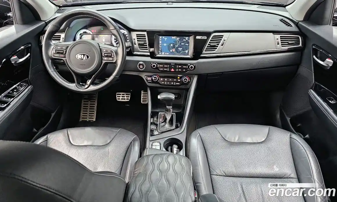 Kia Niro 2017 1.6 Автомат в Москве № 21277, фото 1