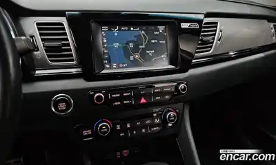 Kia Niro 2017 1.6 Автомат в Москве № 21277, миниатюра 2