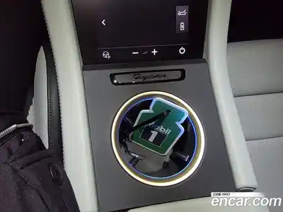 Porsche Taycan 2025 Автомат в Москве № 212969, миниатюра 10