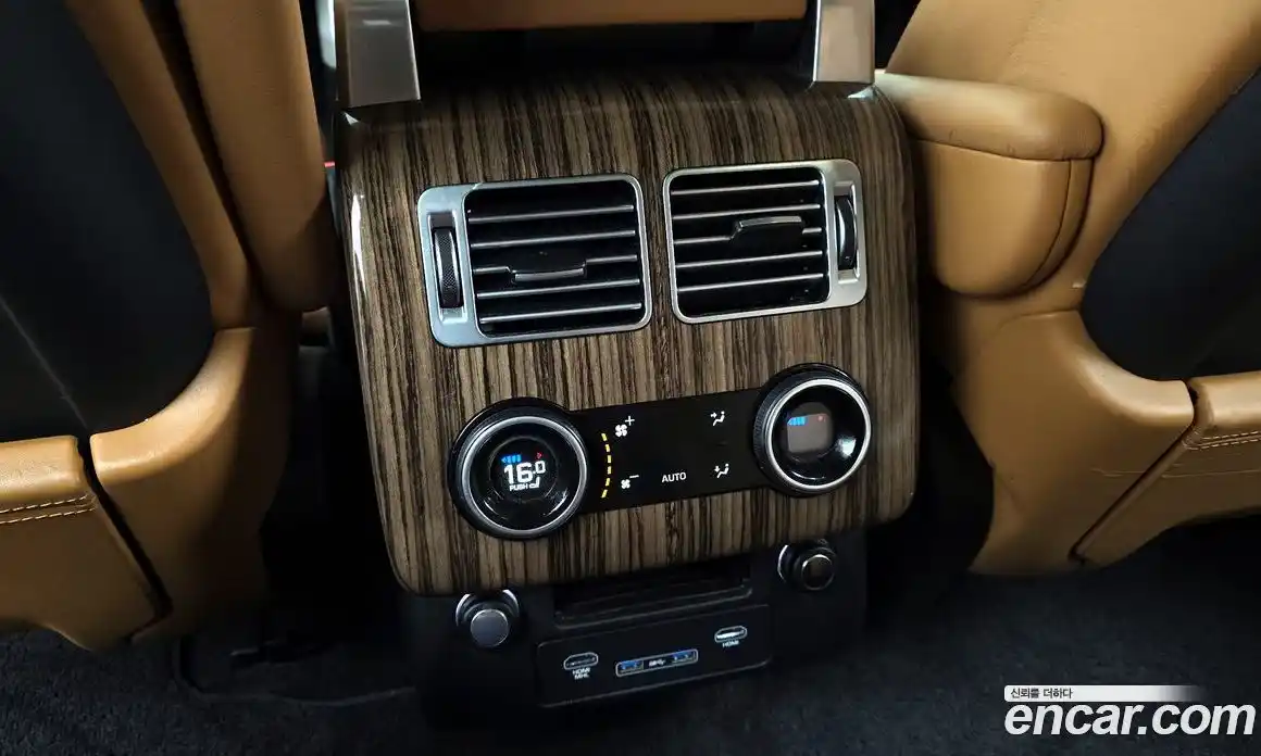 Land Rover Range-Rover 2018 4.4 Автомат в Москве № 213806, фото 18