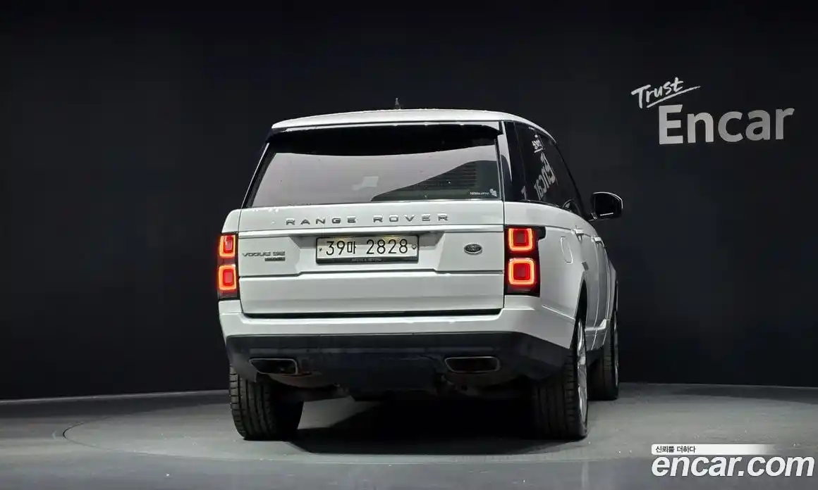 Land Rover Range-Rover 2018 4.4 Автомат в Москве № 213806, фото 4