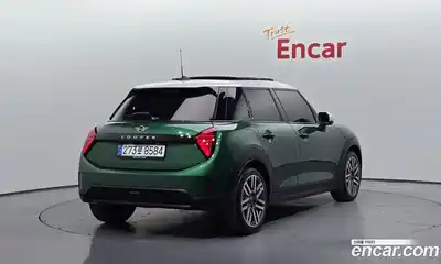 Mini Cooper 2025 2.0 Автомат в Москве № 213932, миниатюра 6