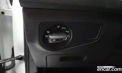 Volkswagen Tiguan 2021 2.0 Автомат в Москве № 214981, миниатюра 3