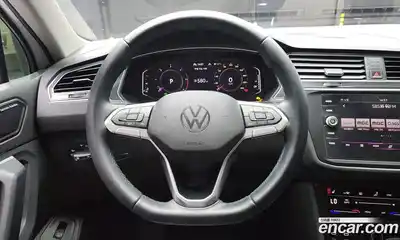 Volkswagen Tiguan 2021 2.0 Автомат в Москве № 214981, миниатюра 7