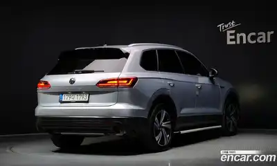 Volkswagen Touareg 2021 3.0 Автомат в Москве № 215086, миниатюра 2