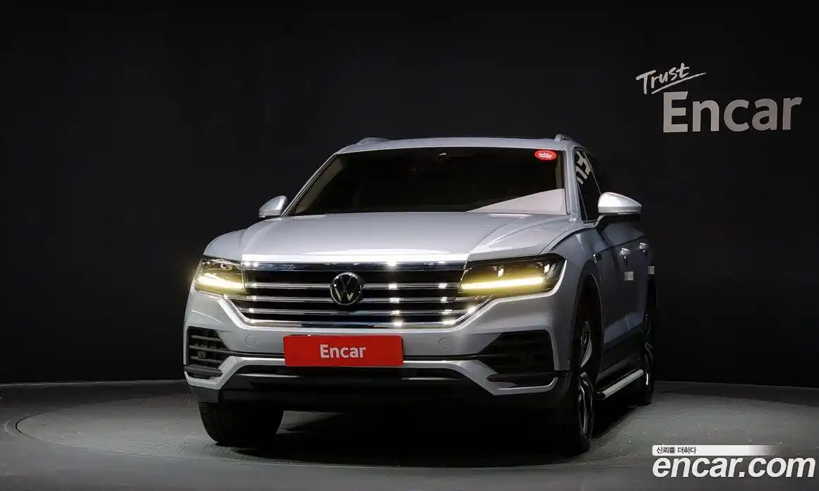 Volkswagen Touareg 2021 3.0 Автомат в Москве № 215086, фото 3