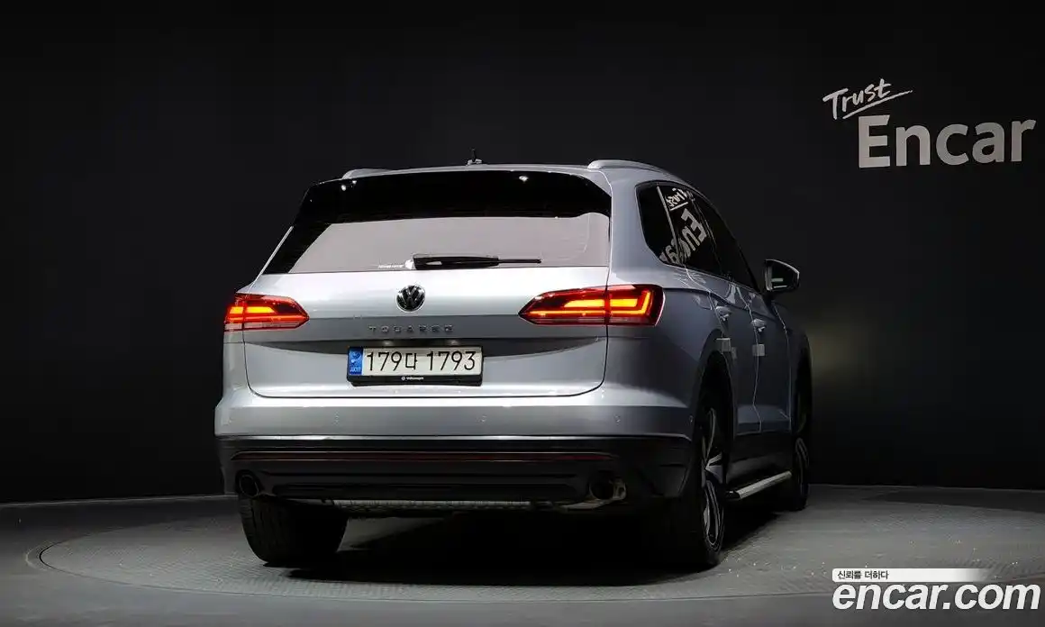 Volkswagen Touareg 2021 3.0 Автомат в Москве № 215086, фото 4