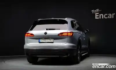 Volkswagen Touareg 2021 3.0 Автомат в Москве № 215086, миниатюра 4