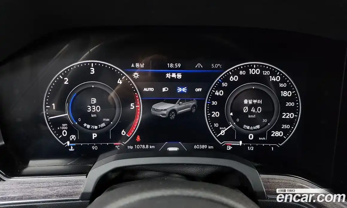 Volkswagen Touareg 2021 3.0 Автомат в Москве № 215086, фото 8