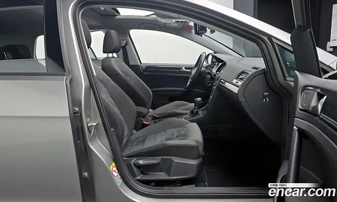 Volkswagen Golf 2013 2.0 Автомат в Москве № 215175, фото 1