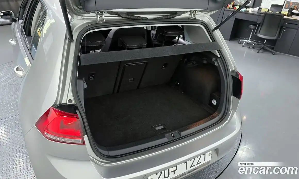 Volkswagen Golf 2013 2.0 Автомат в Москве № 215175, фото 7