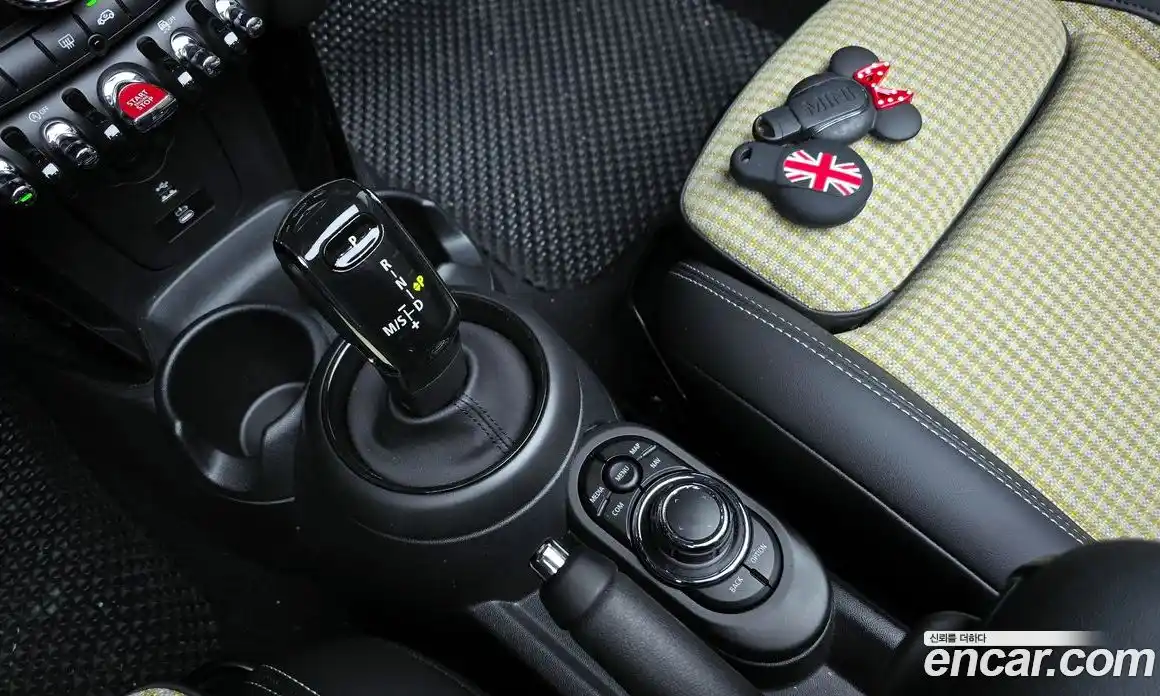 Mini Cooper Convertible 2024 2.0 Автомат в Москве № 220405, фото 15