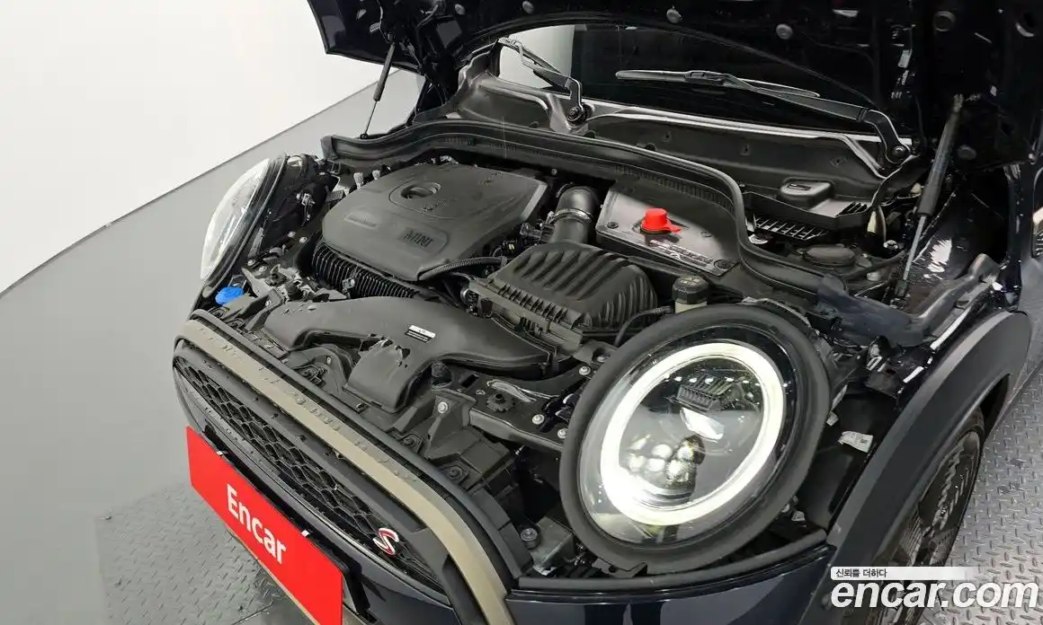 Mini Cooper Convertible 2024 2.0 Автомат в Москве № 220405, фото 19