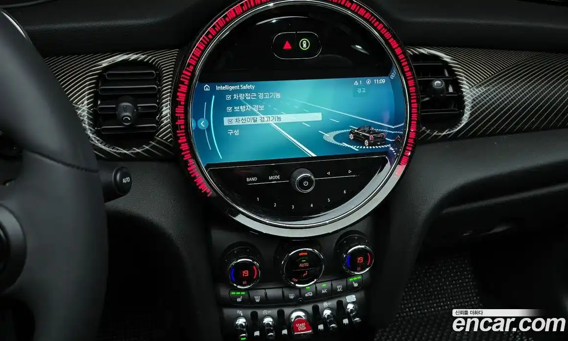 Mini Cooper Convertible 2024 2.0 Автомат в Москве № 220405, фото 20