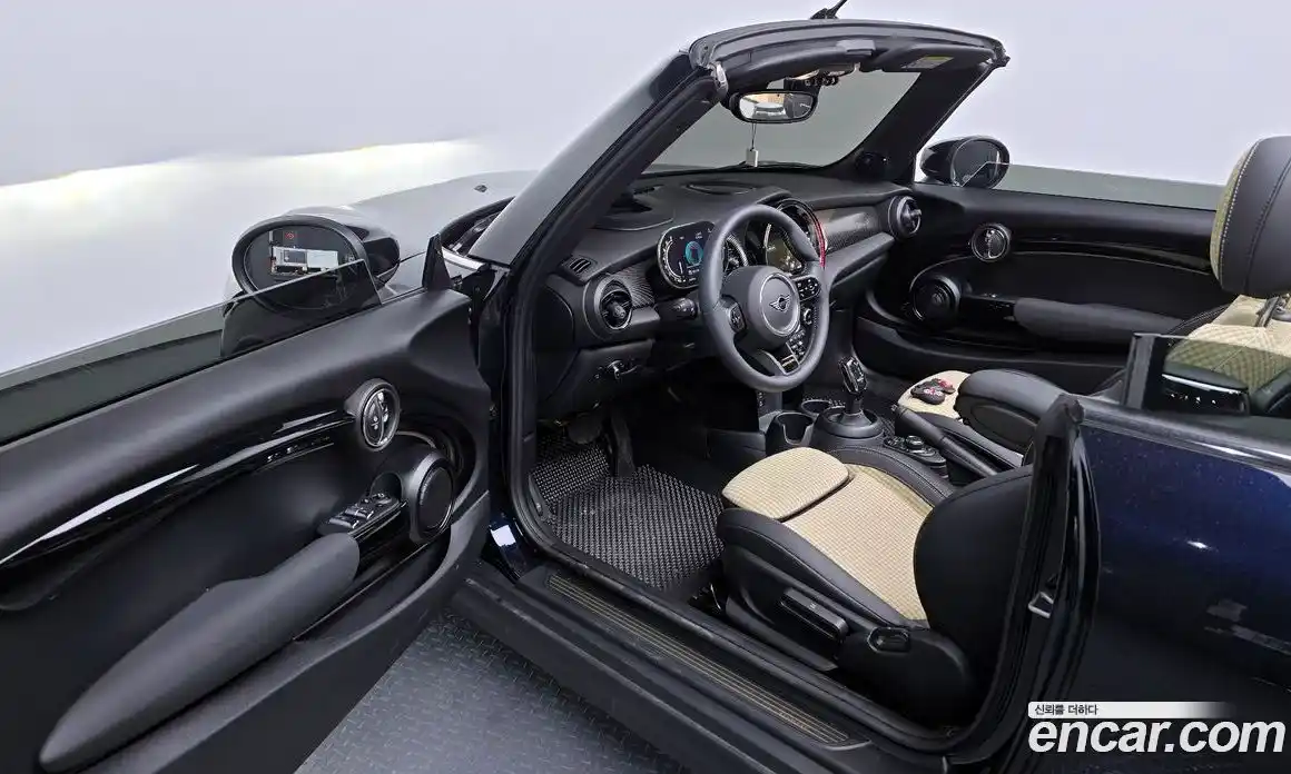 Mini Cooper Convertible 2024 2.0 Автомат в Москве № 220405, фото 4