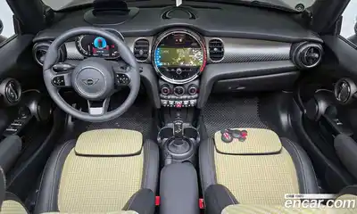 Mini Cooper Convertible 2024 2.0 Автомат в Москве № 220405, миниатюра 8