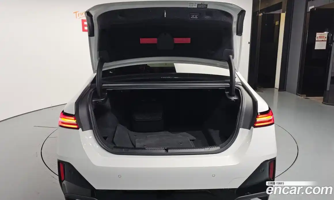 BMW 5-Series 2024 2.0 Автомат в Москве № 228045, фото 4