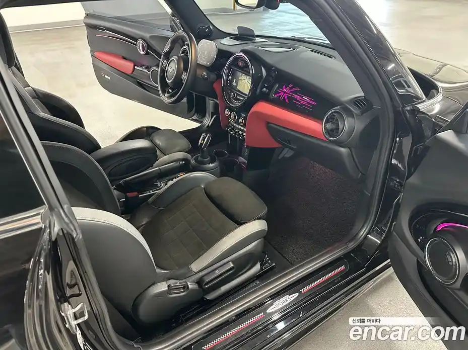 Mini Cooper 2021 2.0 Автомат в Москве № 228249, фото 17