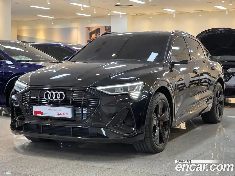 Audi e-tron 2023 Автомат в Москве № 230351, фото 1