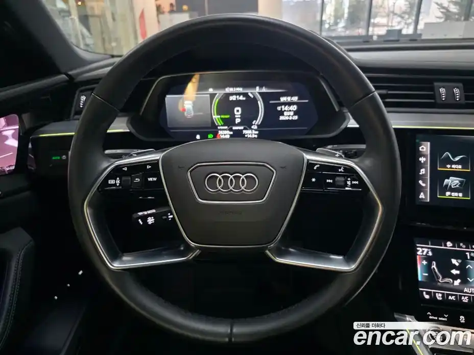 Audi e-tron 2023 Автомат в Москве № 230351, фото 12